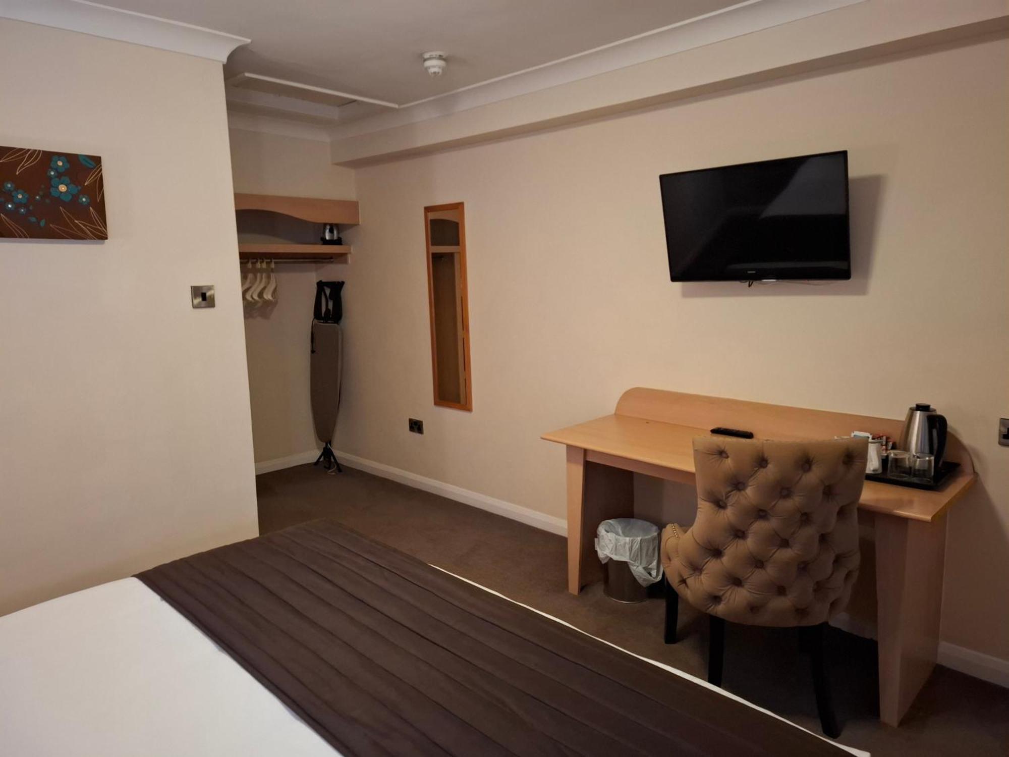 Borough Arms Hotel Newcastle-under-Lyme Εξωτερικό φωτογραφία