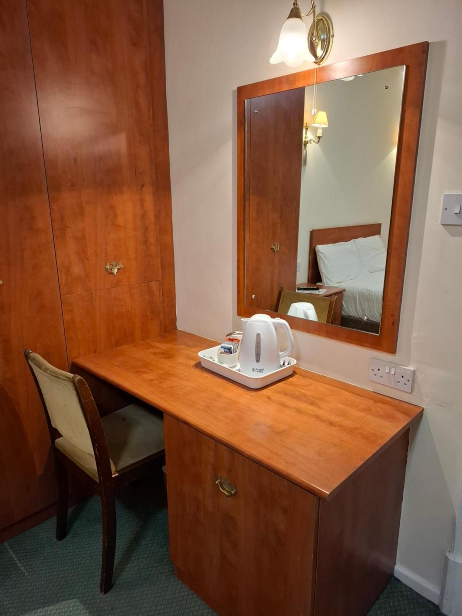 Borough Arms Hotel Newcastle-under-Lyme Εξωτερικό φωτογραφία